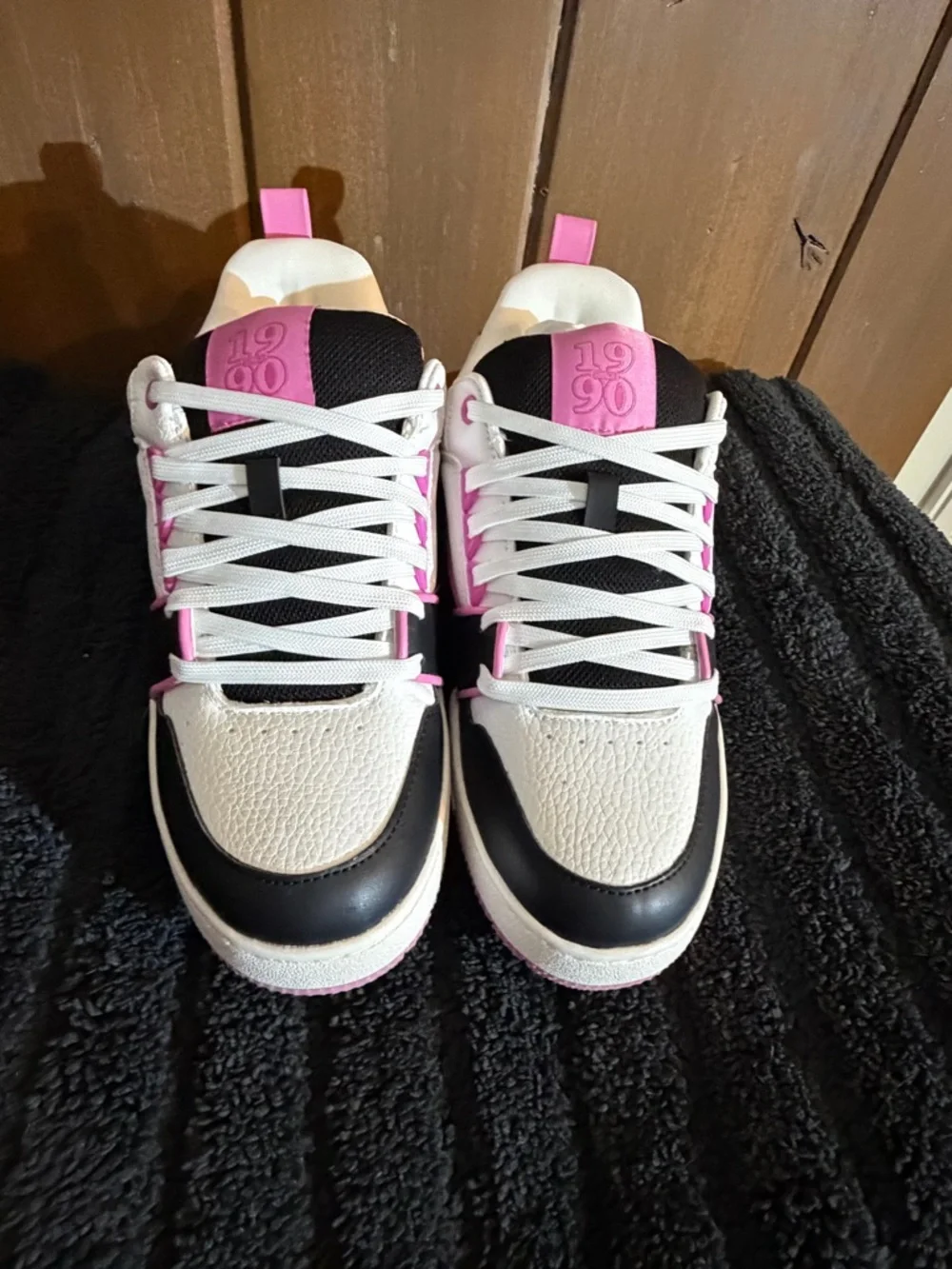 Steve Madden Skater Women's Fashion Sneakers‎ Black/Pink originally $110 size 8